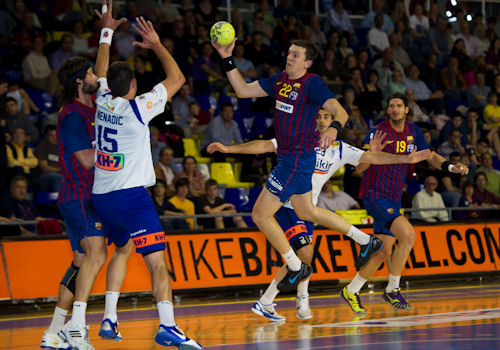 El FC Barcelona Intersport sigue l�der y Alser Puerto Sagunto desciende matem�ticamente tras perder ante Cuatro Rayas Valladolid