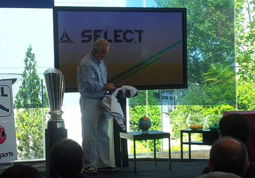 Nuevos colores del bal�n SELECT Ultimate, el bal�n oficial de la Liga ASOBAL