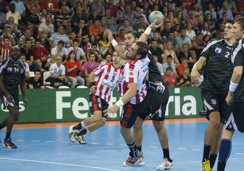 Fertiberia BM Puerto Sagunto estrena fichajes ante el potente Naturhouse La Rioja