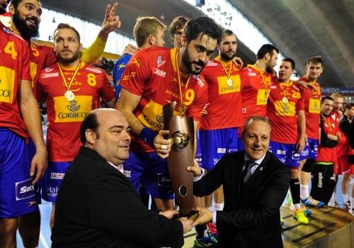 Los Hispanos logran el pleno de victorias en el Memorial Domingo B�rcenas antes de viajar al Mundial de Qatar