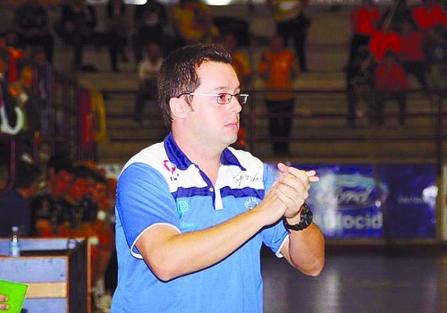 Jacobo Cu�tara seguir� una temporada m�s al frente de BM. Villa de Aranda