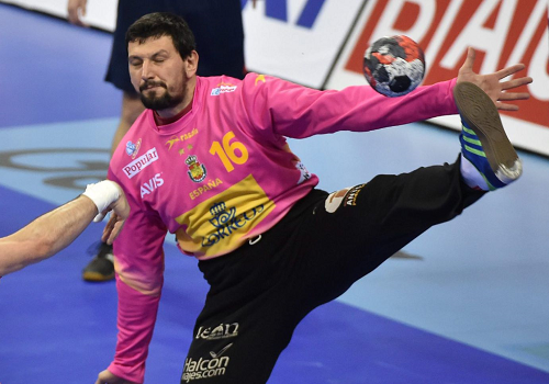 Arpad Sterbik, baja en la convocatoria de los Hispanos