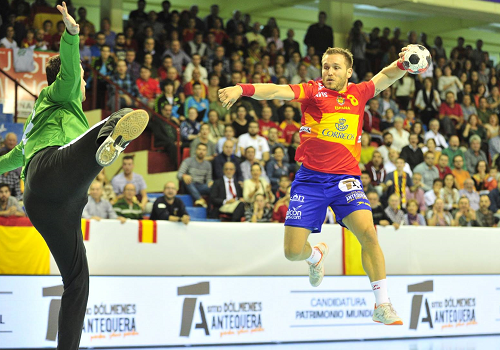 Estreno con nota de los Hispanos en el debut de Jordi Ribera