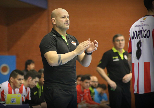 Fernando Latorre deja de ser el entrenador de BM. Benidorm