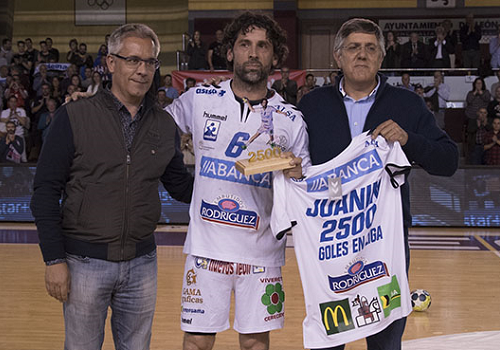 Juan�n Garc�a sigue batiendo r�cords en la Liga ASOBAL