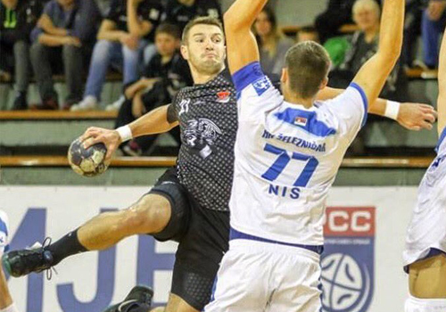 Bada Huesca se refuerza con el primera l�nea Stefan Ciric