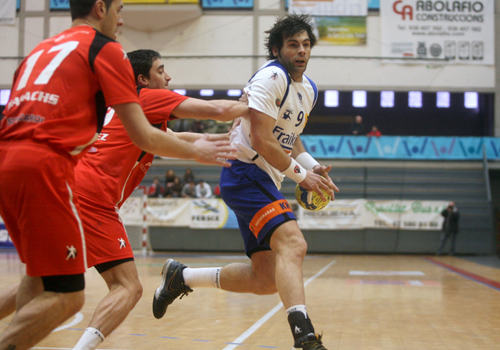 Antonio Garc�a vuelve a casa hasta 2021