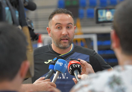 Velasco confecciona una pretemporada con cuatro amistosos 