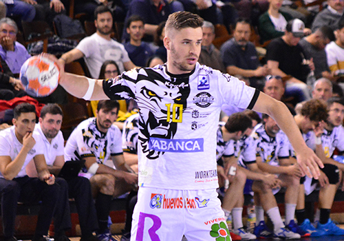 Rodrigo P�rez Arce, primer refuerzo de Nava para su debut en ASOBAL