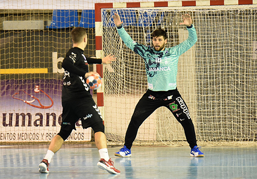Dino Slavic lidera el TOP5Paradas en el estreno de la Liga Sacyr ASOBAL