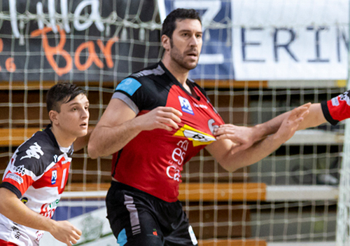 Alberto Val se despide del balonmano en el Huesca-Bar�a