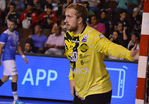 Dzmitry Patotski acompa�ar� a Yeray Lamariano en la porter�a de Viveros Herol BM. Nava
