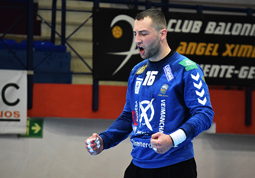 Admir Ahmetasevic, en lo m�s alto del #TOP5Paradas de la jornada 13