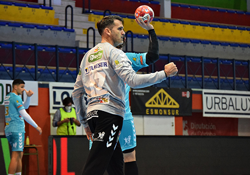 �lvaro de Hita protagoniza la mejor parada de la Jornada 14