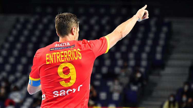 Ra�l Entrerr�os agiganta su leyenda con la selecci�n espa�ola