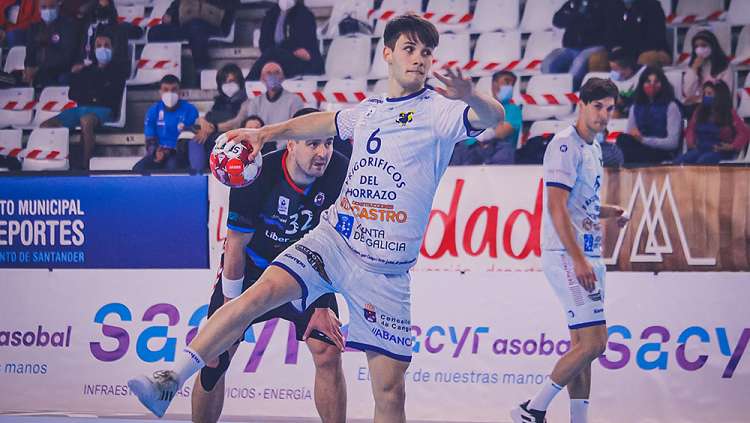 El extremo Daniel Fern�ndez marca el mejor gol de la Jornada 27