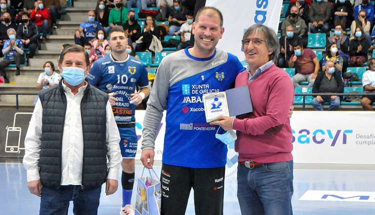 ASOBAL homenajea al portero Javi D�az por sus 600 partidos en la �lite