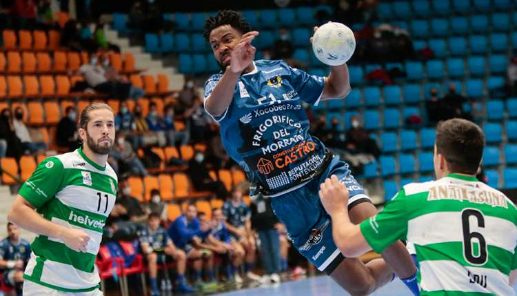 Cangas y Logro�o ponen a prueba su racha de victorias
