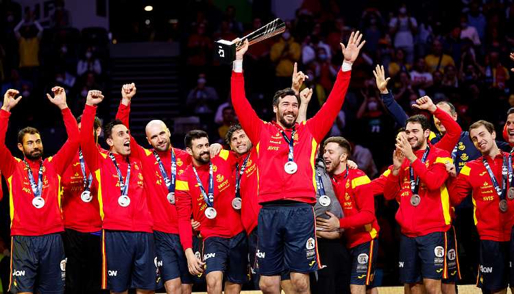 Los Hispanos se cuelgan una Plata europea con sabor a Oro