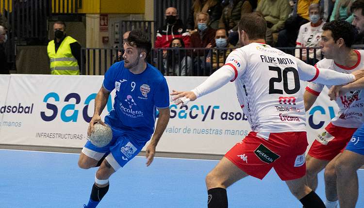 Un derbi clave por la salvaci�n 