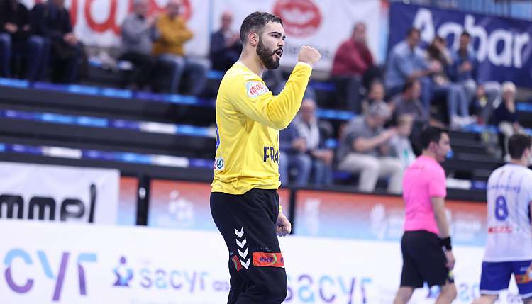 Tres jugadores se estrenan en El 7 Ideal de la Jornada 27