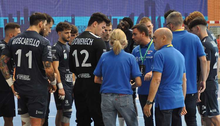 El Palau d�Esports l�Illa de Benidorm, punto de recogida para los afectados de la DANA