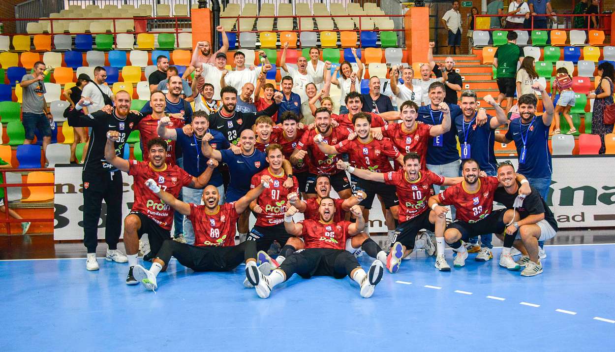 Cajasol Sevilla BM. Proin firma su primer triunfo en Liga NEXUS ENERG�A ASOBAL y IRUDEK Bidasoa Irun y Fraikin BM. Granollers se mantienen en el liderato