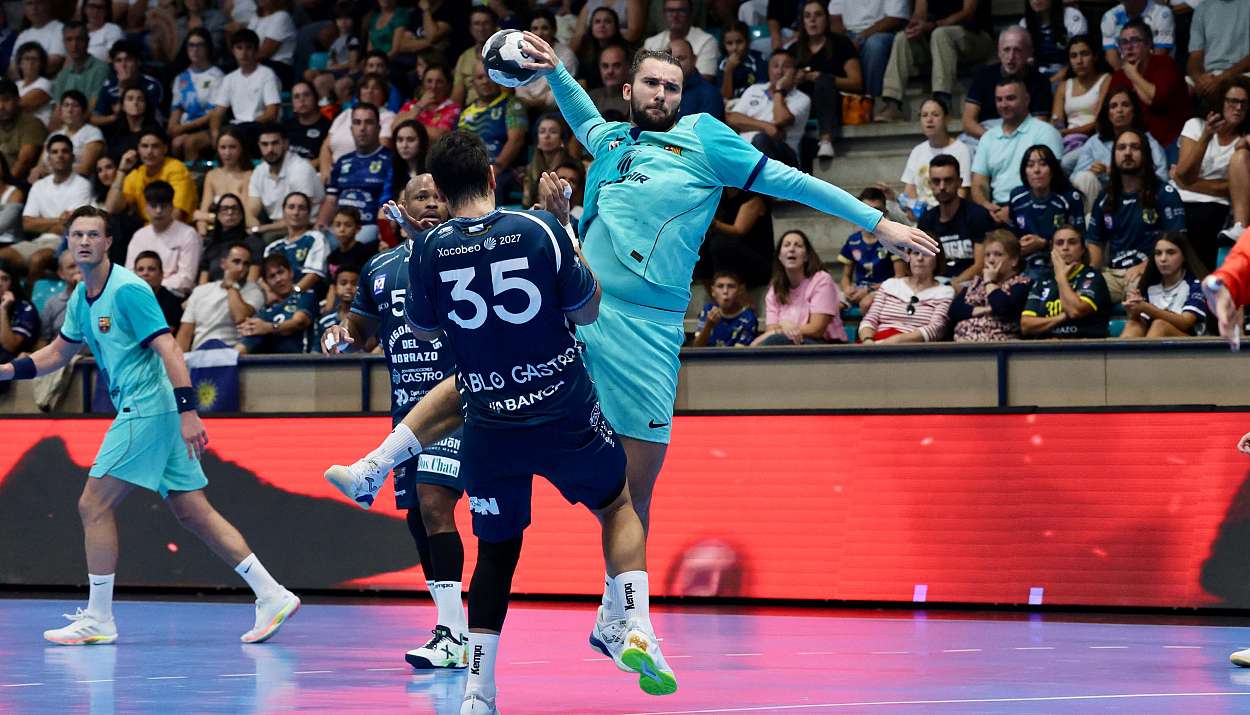 Bar�a gana en la fiesta ASOBAL de O Gata�al y Fraikin BM. Granollers supera a domicilio a Cajasol Sevilla BM. Proin