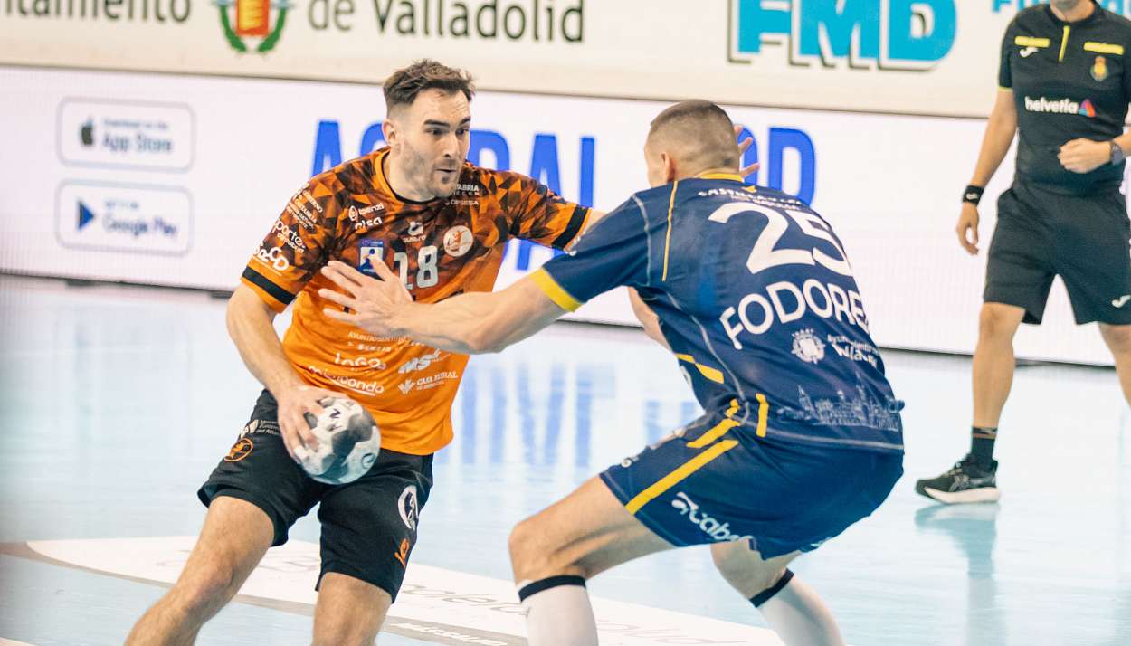 Bathco BM. Torrelavega apela a la �pica para llevarse los dos puntos del Huerta del Rey y empate 'in extremis' en el 'Partido de la Jornada'