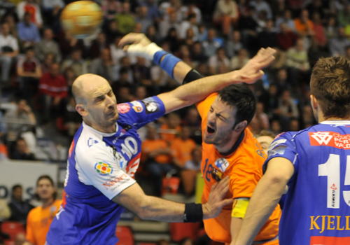STEFANOVIC PASAR� POR EL QUIR�FANO