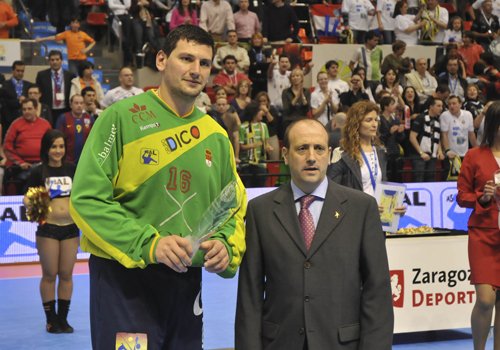 MARC GARC�A NUEVO JUGADOR DE LA J.D. ARRATE