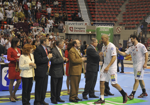 JAKOBSEN, MASACHS Y NIKCEVIC, REFUERZOS PARA LA PR�XIMA TEMPORADA