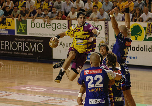 EL BM CIUDAD REAL SE IMPONE AL KOLDING EN LA PRESENTACION ANTE SU AFICION