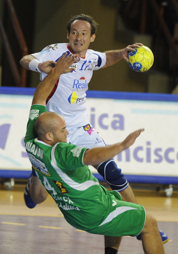 EL PEVAFERSA VALLADOLID SE IMPONE AL ARRATE
