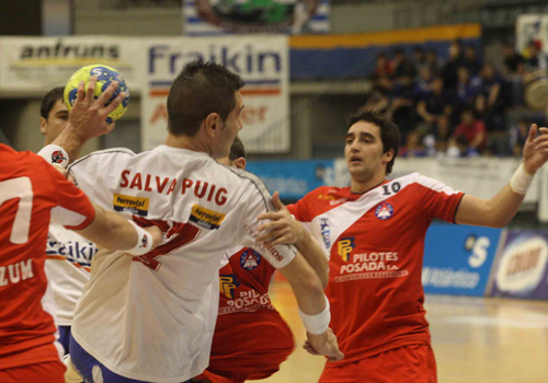 BM ANTEQUERA PONE RUMBO A LOGRO�O