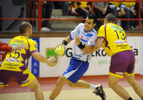 EL PEVAFERSA VALLADOLID RESUELVE CON VICTORIA EL PARTIDO CONTRA EL CAI BM ARAGON