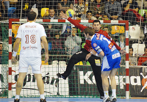 AL ARRATE LE SABE A POCO EL EMPATE