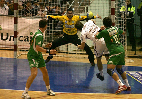 KEYMARE ALMERIA SE MIDE AL COMPLICADO OCTAVIO PILOTES POSADA