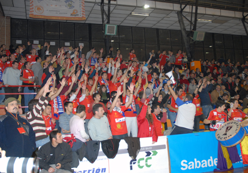 EL CAI ARRANCA UN PUNTO DE LA PISTA VIGUESA