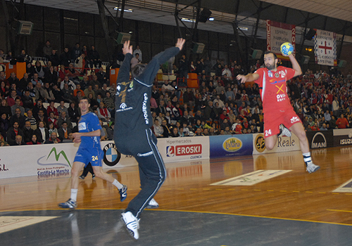 VUGRINEC VIAJARA A EIBAR CON ESGUINCE DE TOBILLO