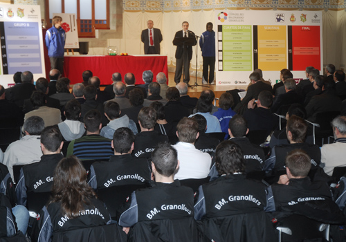 EL CAI BM. ARAGON VISITA A LOS ESCOLARES DE LA ALMUNIA