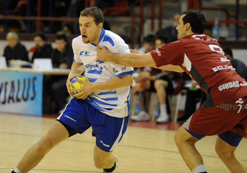 ANTEQUERA VENCE AL PEVAFERSA VALLADOLID