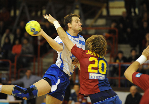 VICTORIA DEL FRAIKIN BM GRANOLLERS EN CASA Y ANTE EL ARRATE