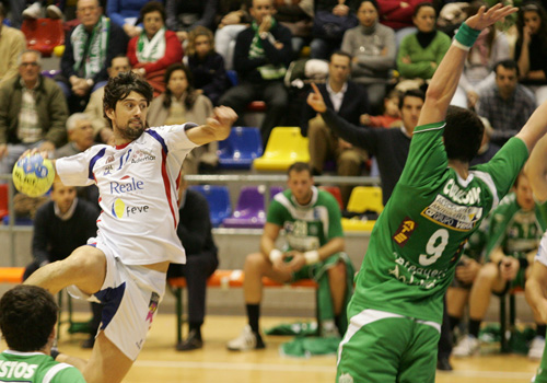 AL CAI SE LE ESCAPA EL TRIUNFO EN EL PALAU EN LOS MINUTOS FINALES