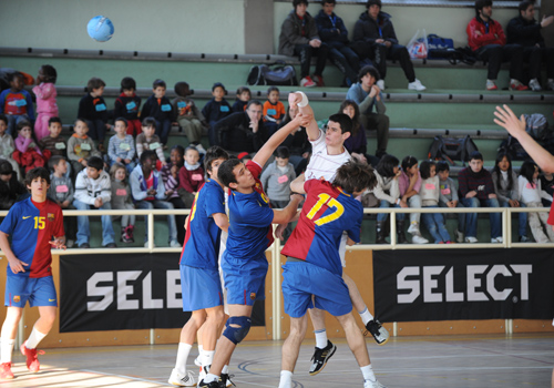 EXITO ROTUNDO DEL PARTIDO DE BALONMANO A 11