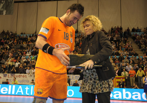 JORGE MARTINEZ RENUEVA HASTA 2011