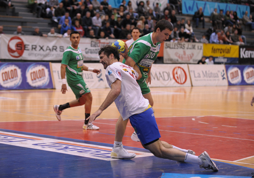 EL LIDER SE LLEVA UNA VICTORIA DE VIGO