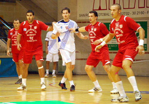 EL LATERAL HUNGARO VIKTOR HARS�NY,  QUINTO REFUERZO DEL ARRATE.
