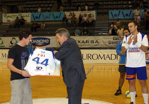PRESENTACION DE LAS NUEVAS EQUIPACIONES HUMMEL DEL PEVAFERSA VALLADOLID