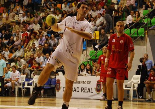 NIKCEVIC REAPARECE EN ALEMANIA COMO MAXIMO GOLEADOR DE SU EQUIPO